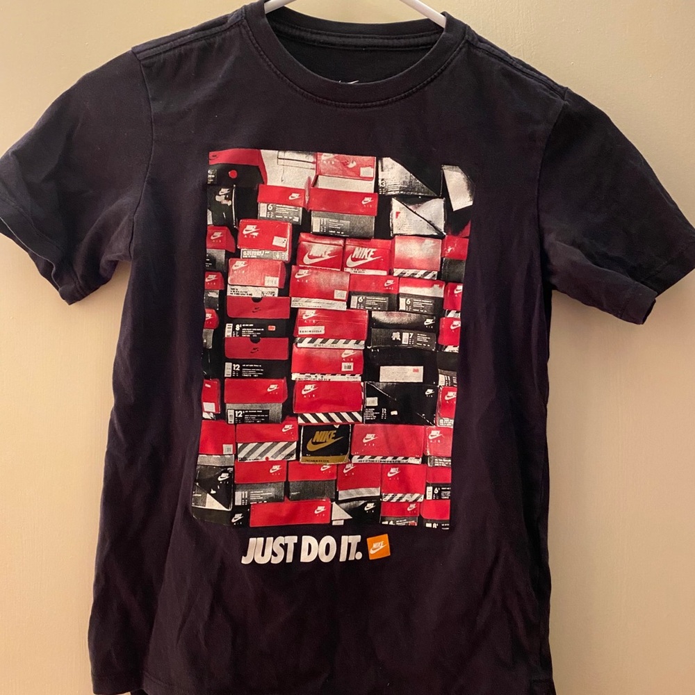Nike tee shirt